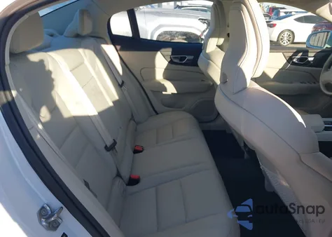 2020 Volvo S60 T5 Momentum z USA, uszkodzony, nr VIN 7JR102FKXLG054704